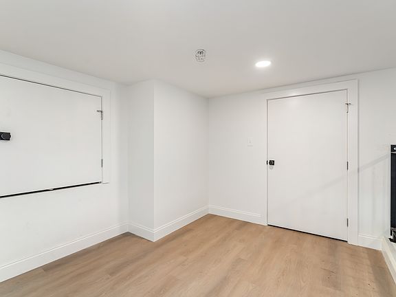 2nd image of 400 W Magnolia Ave #107