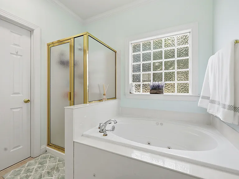 221 Black Forest Dr — Photo 34