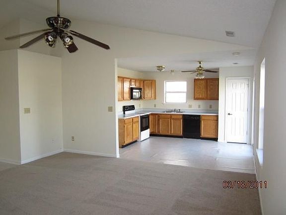 4th image of 17395 Austrian Pine Way