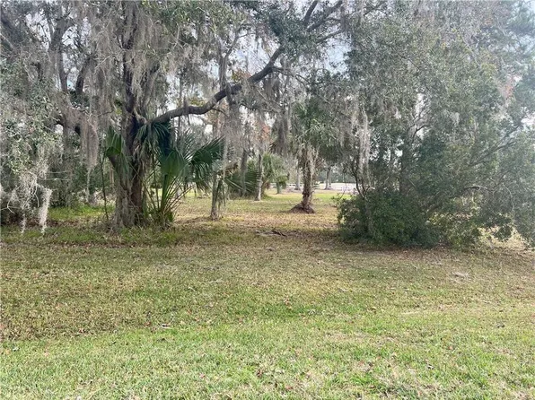 370 Oak Grove Island Dr, Brunswick, GA 31523