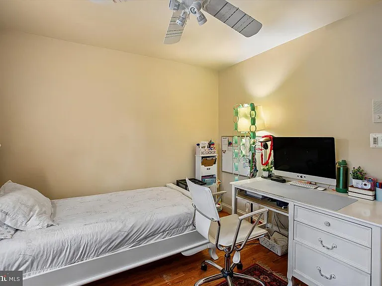 1309 McLean Crest Ct — Photo 33