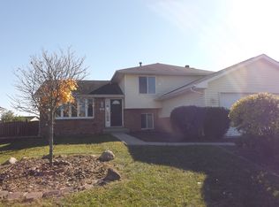 7014 Cornwall Dr, Joliet, IL 60431