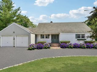 98 Middle Rd, Blue Point, NY 11715