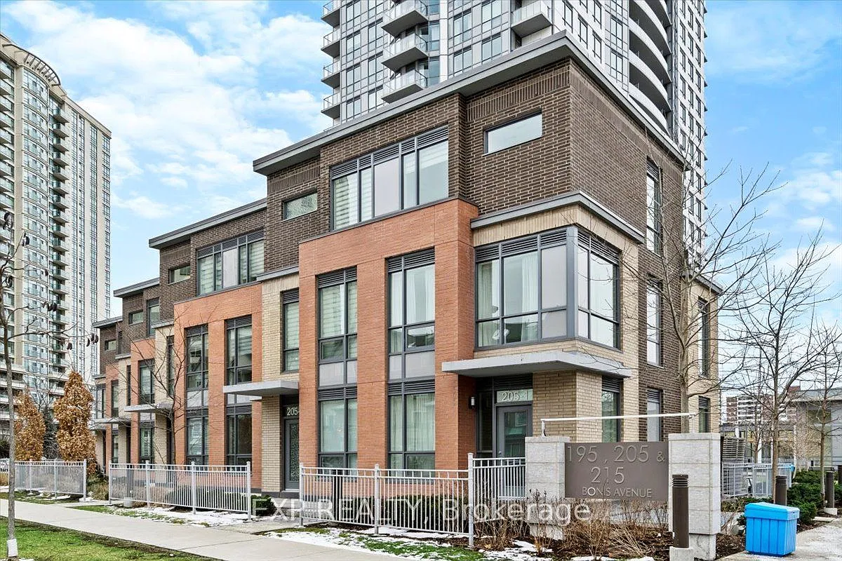 3 bed, $2,995 — Photo 1