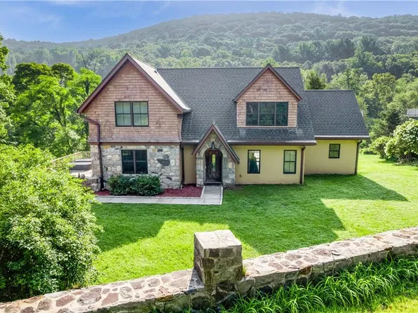 88 Mill Street, Putnam Valley, NY 10579