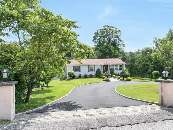 14 Center Road, Mahopac, NY 10541