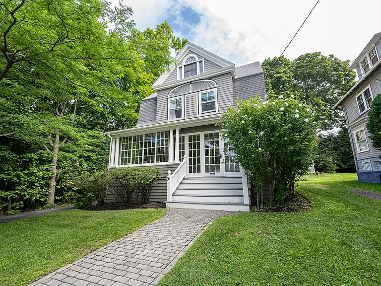 66 Mount Vernon St — Photo 3