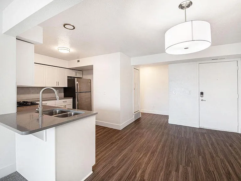 The Crossings Apartments — Photo 17