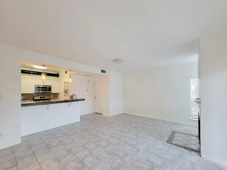 7119 N Holiday Dr — Photo 18