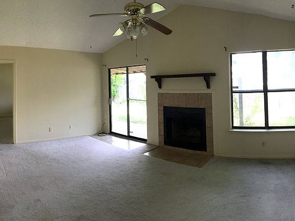 2nd image of 1615 West Ln