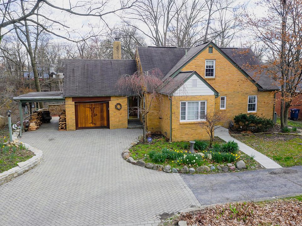 1st image of 422 Parkview Dr
