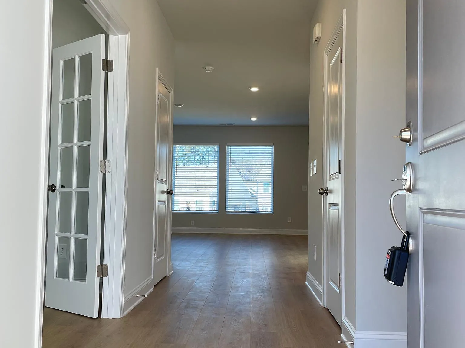 4 bed, 3.5 bath, 2509 sqft, $2,800 — Photo 4