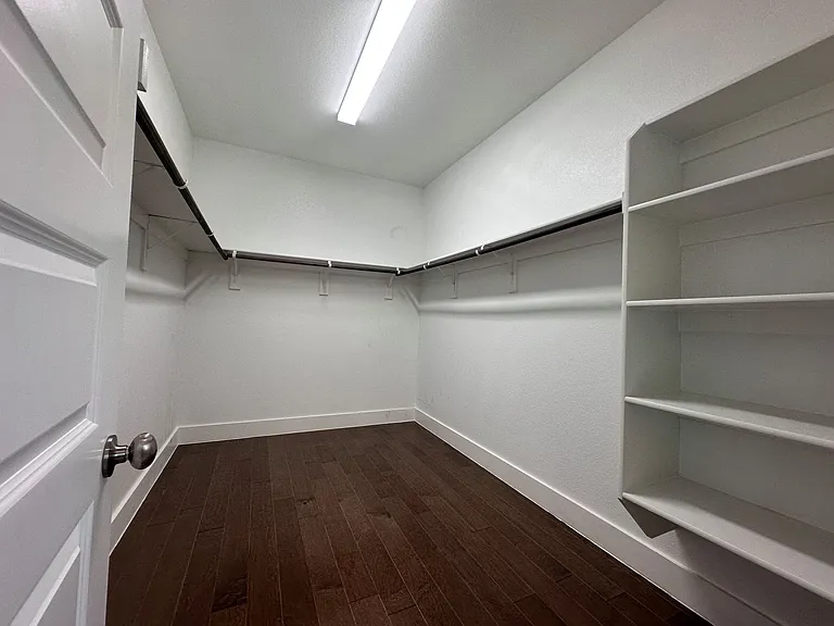 2609 Chevy Chase Dr — Photo 28