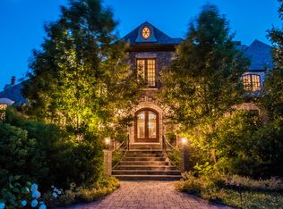 2 Rock Ridge Rd, Barrington, IL 60010