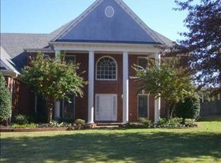 1628 Courtfield Ln, Collierville, TN 38017