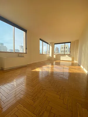 Rented by RELO REDAC INC. | media 10