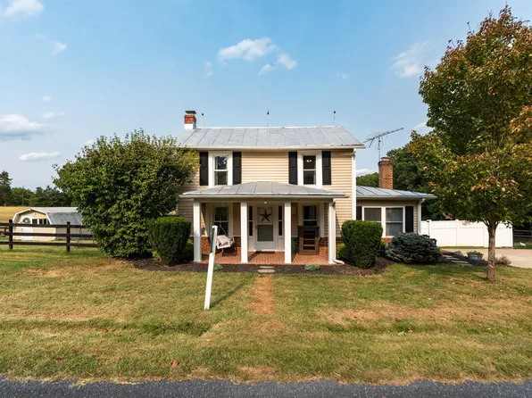 363 Niswander Rd, Staunton, VA 24401