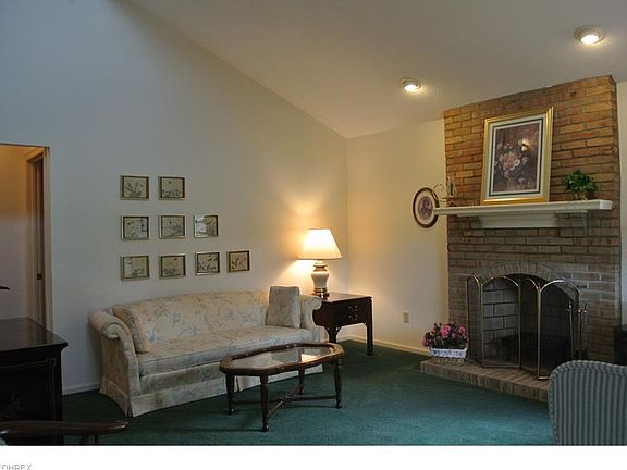3rd image of 1110 Willow Bnd #2-7