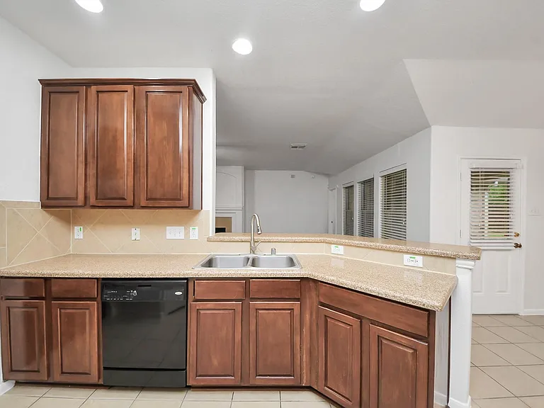 2412 Appian Way — Photo 19