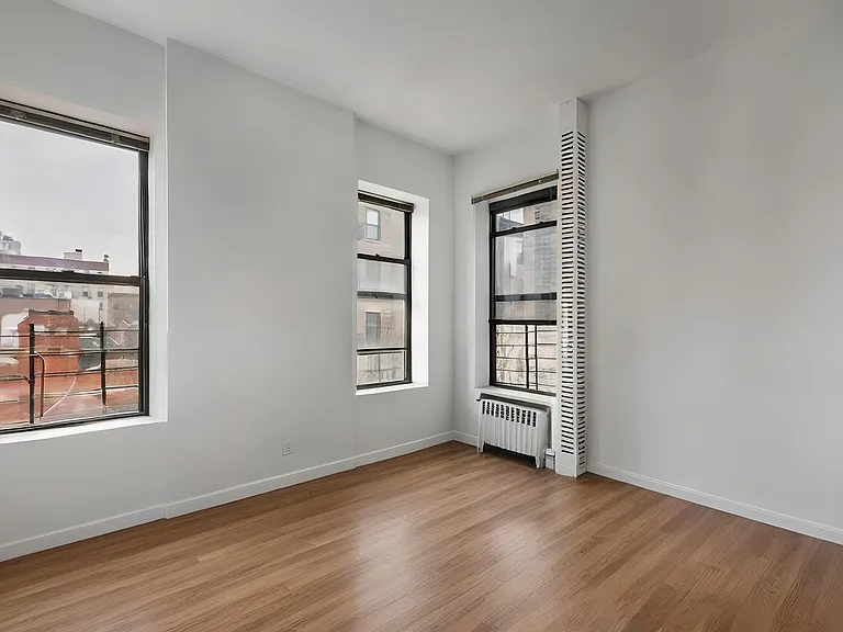 411 Manhattan Ave #9 — Photo 1