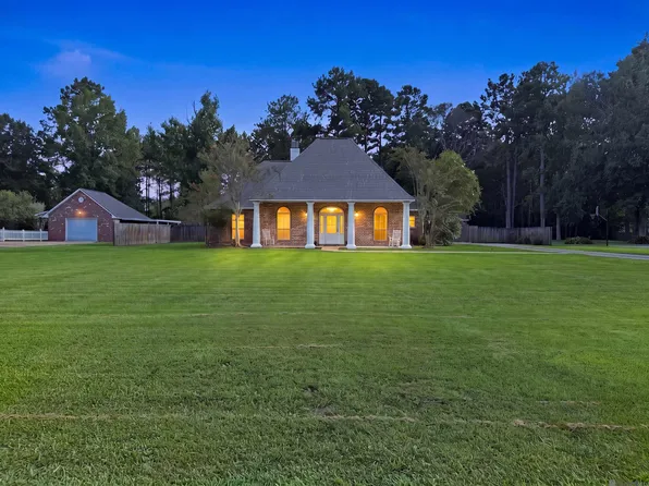 9900 Meadow Ln, Denham Springs, LA 70706