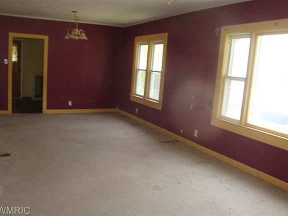 4th image of 1352 Houseman Ave NE