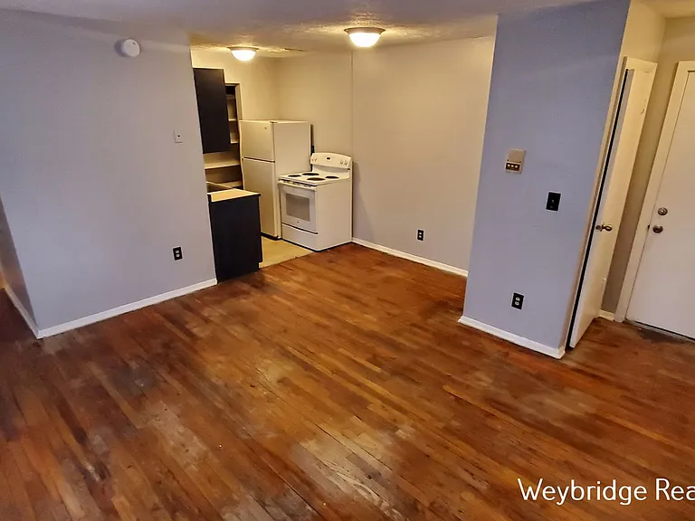 Gholson Avenue 694 — Photo 5