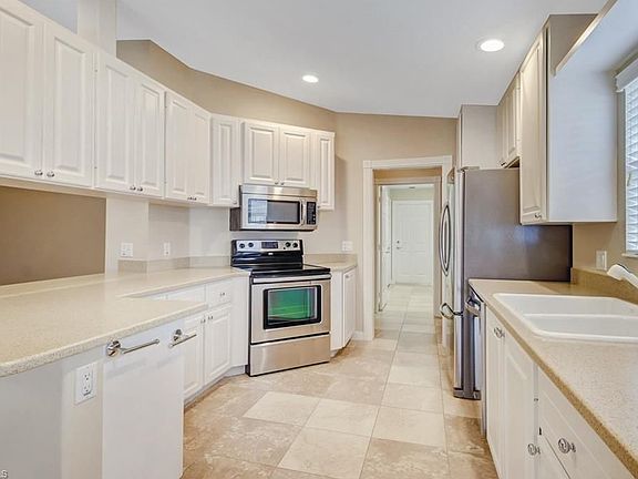 4th image of 15405 Queen Angel Way
