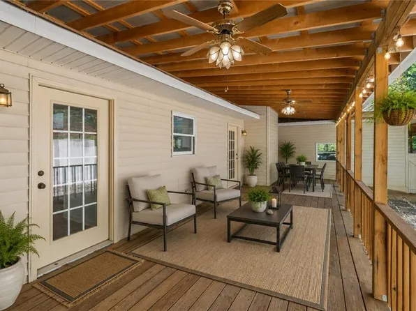 725 Nix Dr, Gainesville, GA 30501