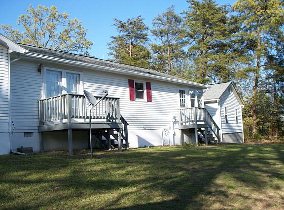 3rd image of 150 Sweetbriar Ln