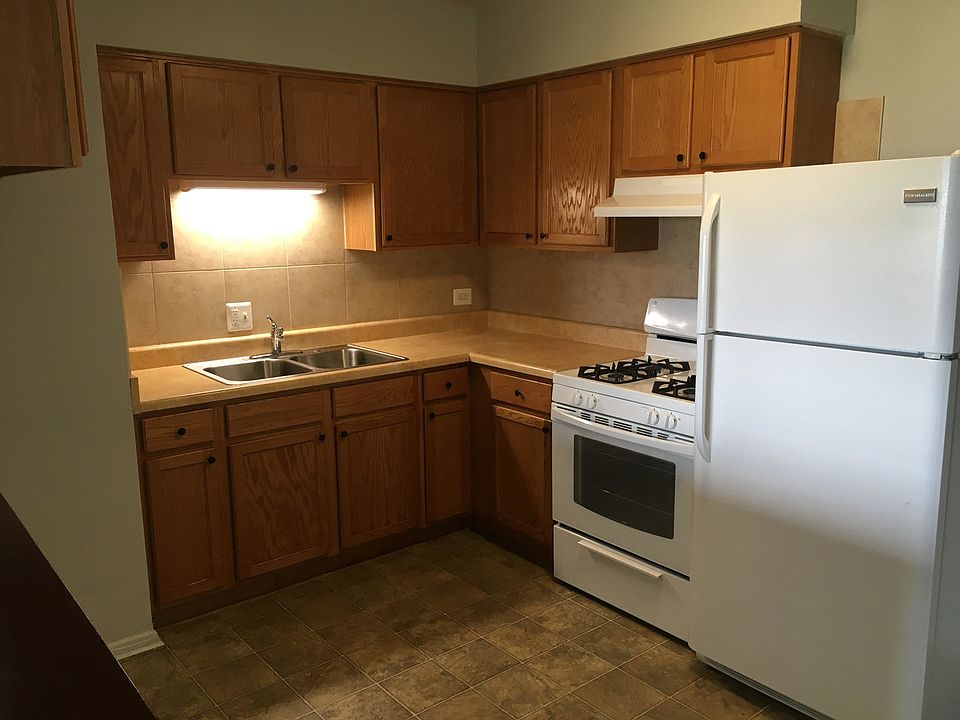 2nd image of 5900 Butterfield Rd APT 8
