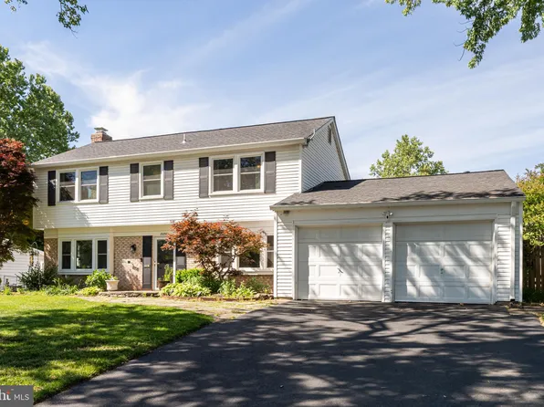 13204 Pressmont Ln, Fairfax, VA 22033