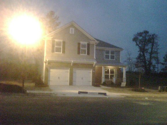 Front yard in cul de sac