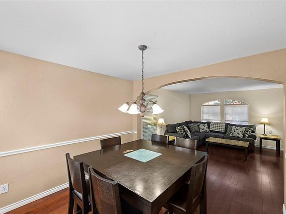 4th image of 314 Thousand Oaks Dr