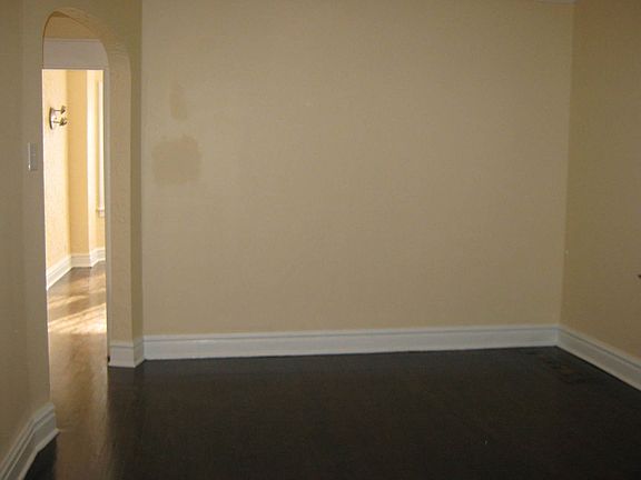 5th image of 5306 W Drummond Pl #1