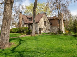 224 Olesen Dr, Naperville, IL 60540