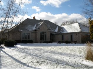 W353S3033 Tallgrass Ct, Oconomowoc, WI 53066