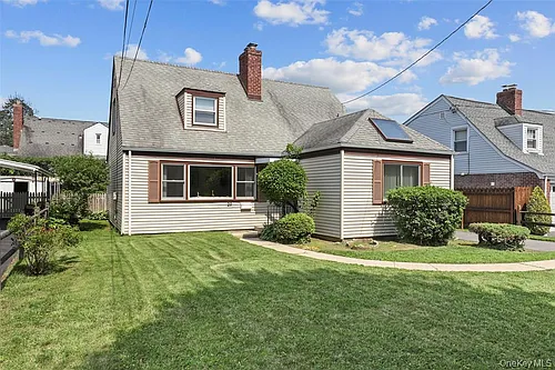 20 Huntley Rd #SFH Photo 1