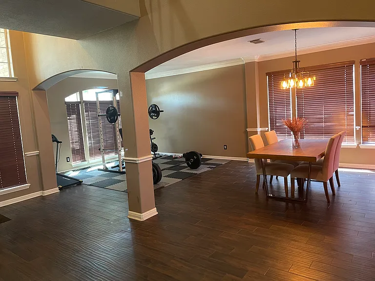 10927 Barker Grove Ln — Photo 3