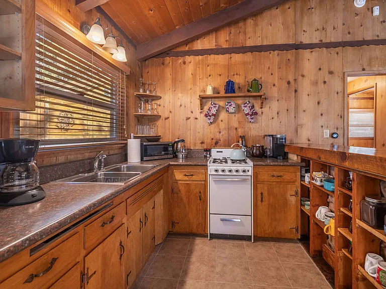 42548 Cougar Rd — Photo 7