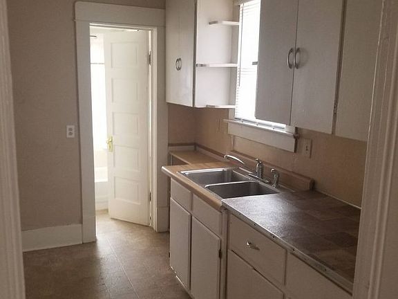 3rd image of 323 W Claflin Ave