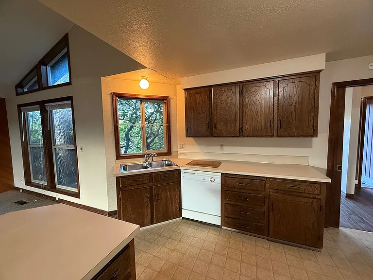 1150 NW Sunnywood Ct — Photo 5