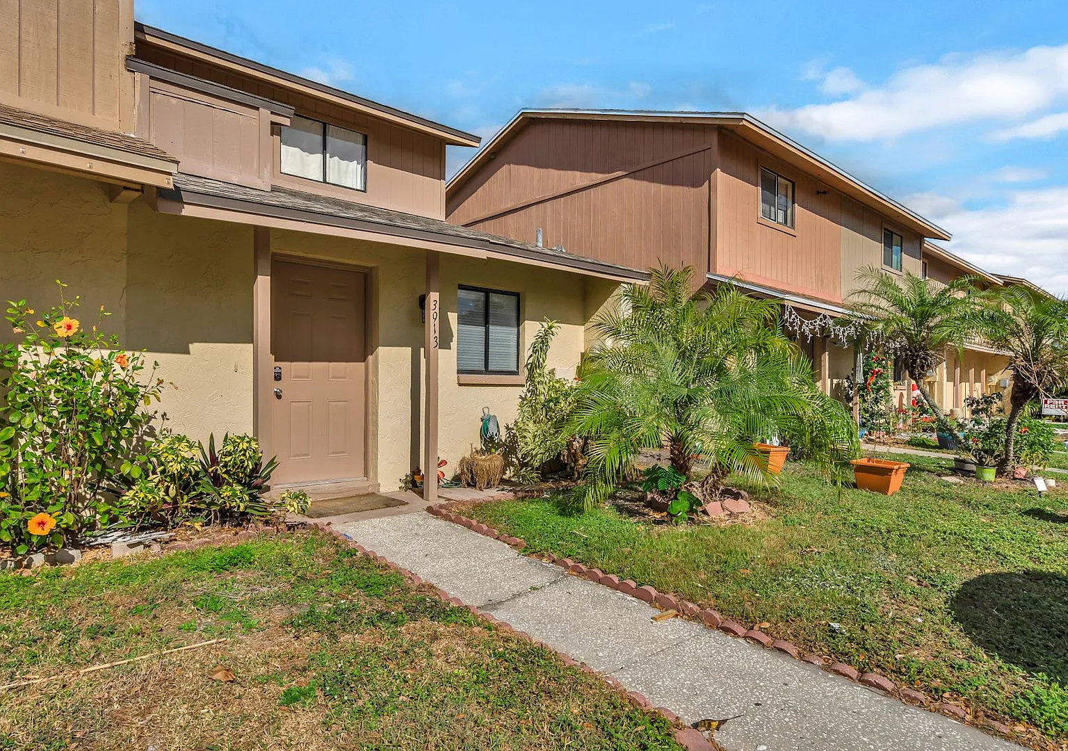 Spacious 1-bedroom, 1.5-bath, two-story Kirby Creek townhome close to N. Dale Mabry — Photo 3