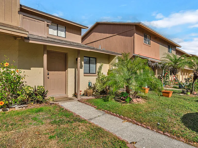 3913 Oak Limb Ct — Photo 3