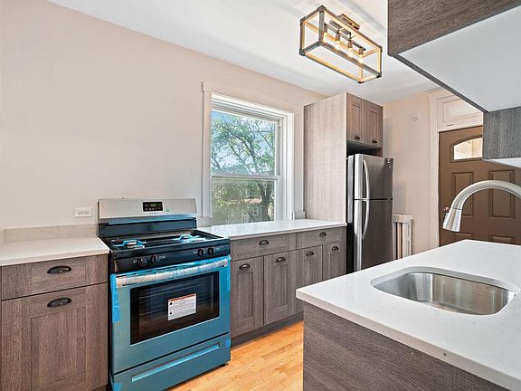 2nd image of 2903 W Grace St #2