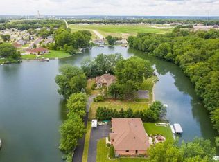 1905 Alameda Ct, Pekin, IL 61554