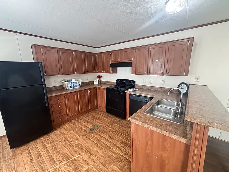 7031 Timber Ridge Ctr — Photo 3