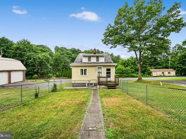 810 E Norwegian St, Pottsville, PA 17901