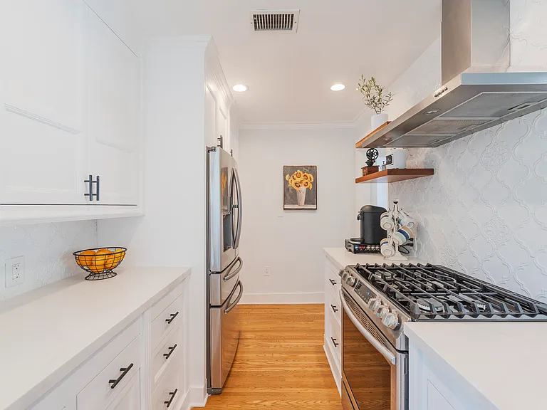 246 N Stevens St — Photo 14