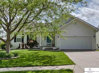 14707 Ruggles St, Omaha, NE 68116